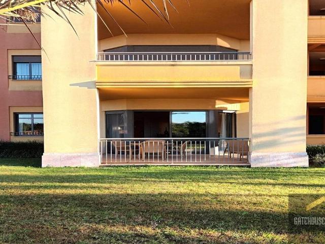 Apartamento T2 no rés do chão com vista para o campo de golf. 95m² Vilamoura
