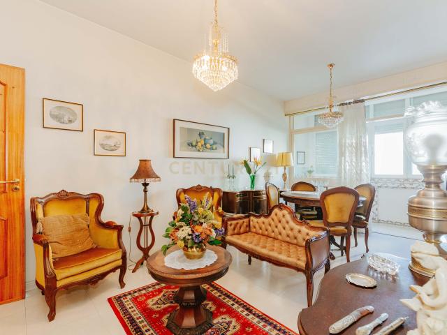 Apartamento T2 nos Olivais | Excelente Exposição Solar
