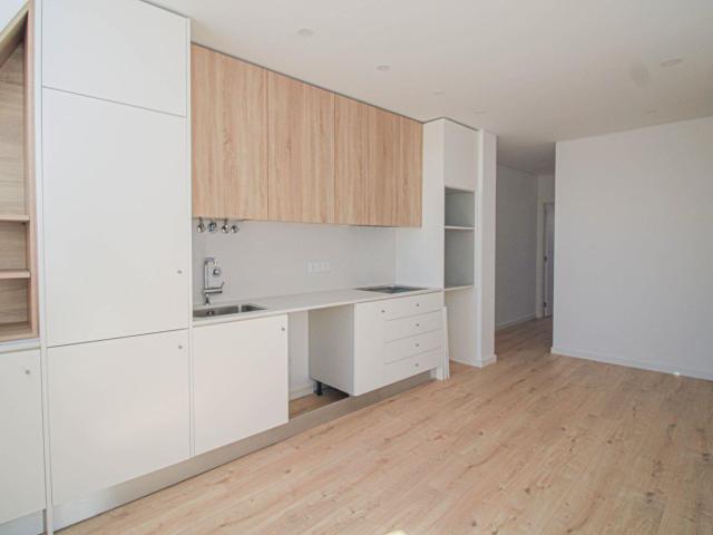 Apartamento T2 Novo, no Bairro Novo, a 100metros da praia! 86m² Bom sucesso