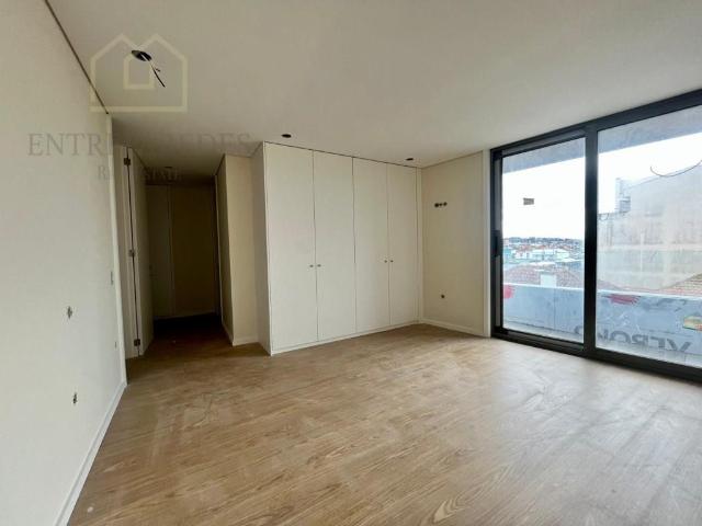 Apartamento T2 novo no centro de Espinho para compra, Espinh. 94m² Espinho