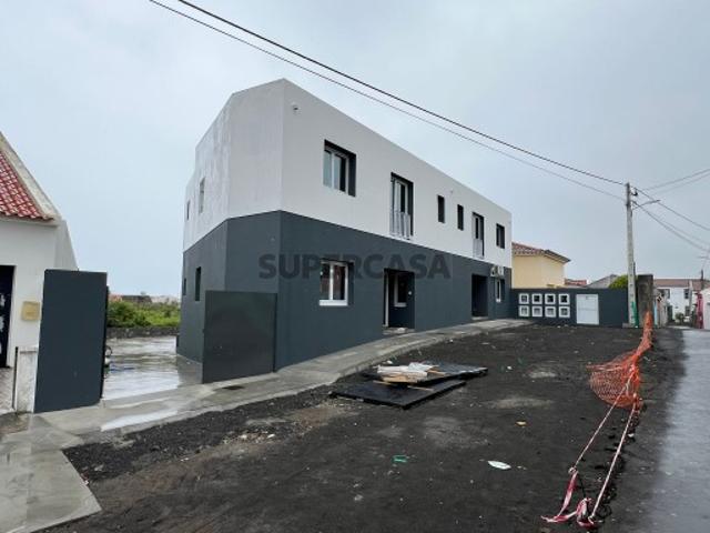 Apartamento T2 Novo a Estrear