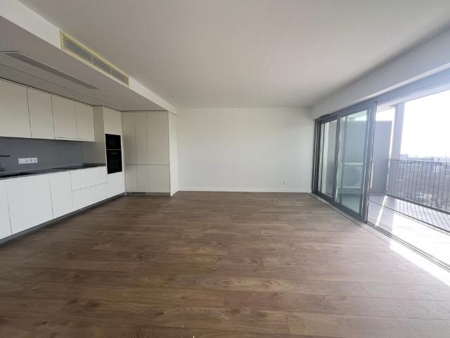 Apartamento T2 novo a estrear perto do Lagoas Parque, Tagus Park, e Quinta da Fonte