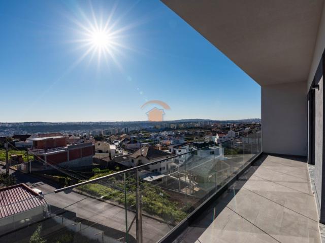 Apartamento T2 NOVO c/ 2 Varandas e BOX | Santo António dos Cavaleiros, Loures