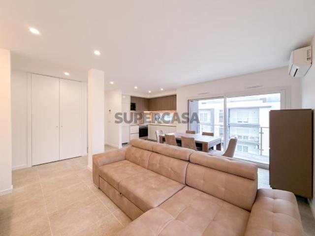Apartamento T2 Novo c/ Elevador, Garagem e Varanda Constância