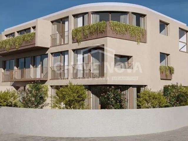 Apartamento T2 Novo c/ Varanda e Lugar de Garagem 2 Viaturas em Arcozelo Praias