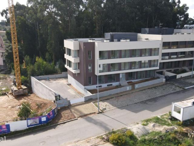 Apartamento T2 Novo c/ Varanda e Lugar de Garagem em Avintes