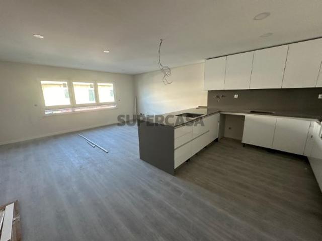 Apartamento T2 NOVO Casal de Cambra