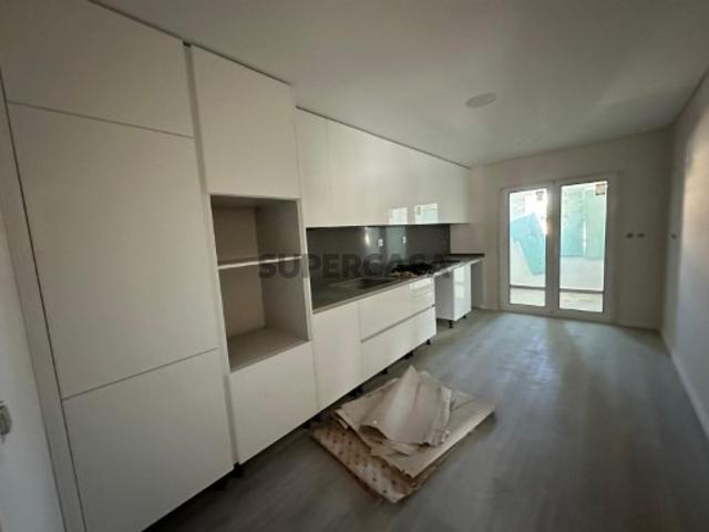 Apartamento T2 NOVO Casal de Cambra