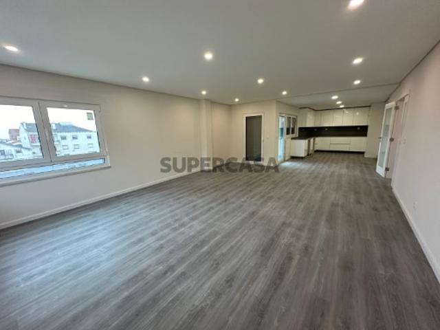 Apartamento T2 NOVO Casal de Cambra