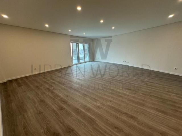 Apartamento T2 Novo Casal de Cambra 105m² Casal De Cambra