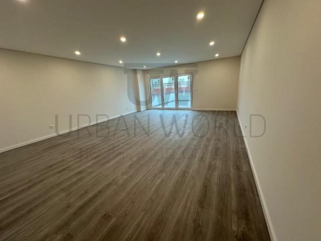 Apartamento T2 Novo Casal de Cambra 117m² Casal De Cambra