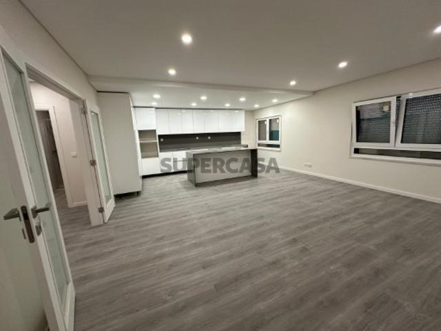 Apartamento T2 NOVO Casal de Cambra