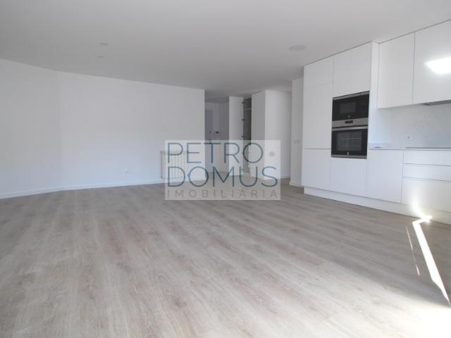 APARTAMENTO T2 NOVO CENTRO DE LEIRIA, COM TERRAÇO