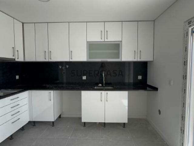 Apartamento T2 NOVO com 1 parqueamento, Quinta da Ladeira