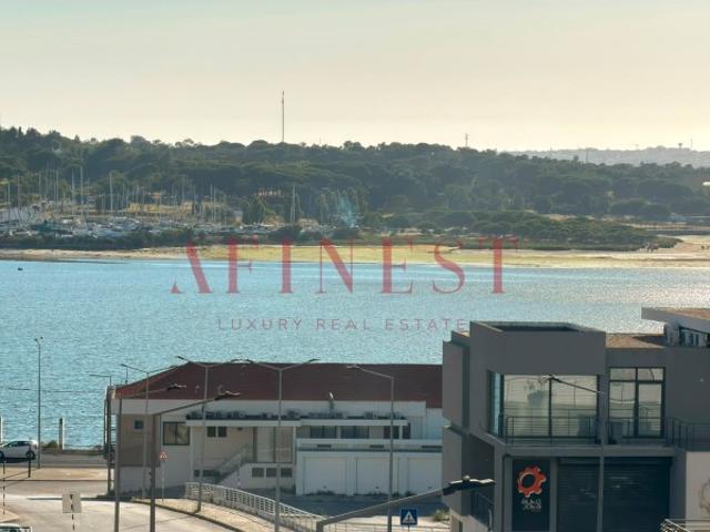 APARTAMENTO T2 NOVO COM TERRAÇO E VISTA RIO BAÍA DO SEIXAL