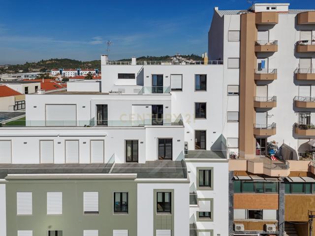 Apartamento T2 Novo com Terraços Torres Vedras