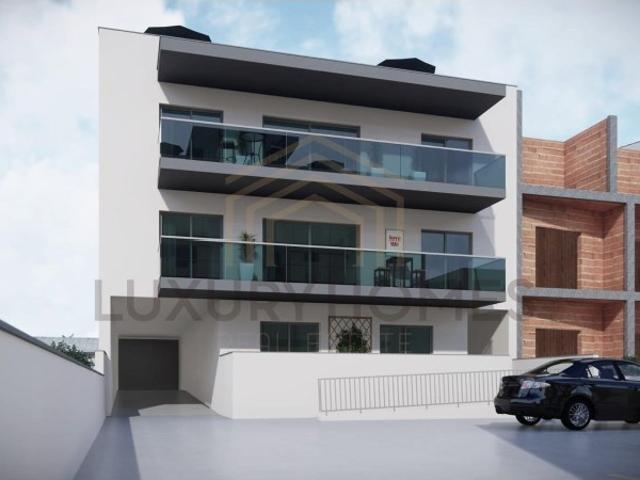 Apartamento T2 Novo com Varanda em Quarteira