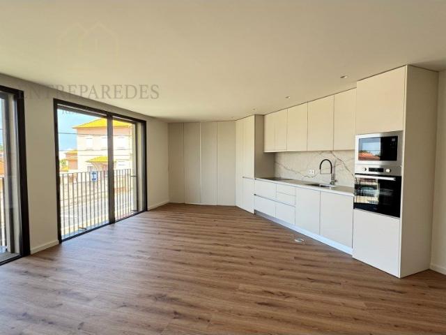 Apartamento T2 Novo com varanda, estacionamento e arrumo par. 94m² Arcozelo