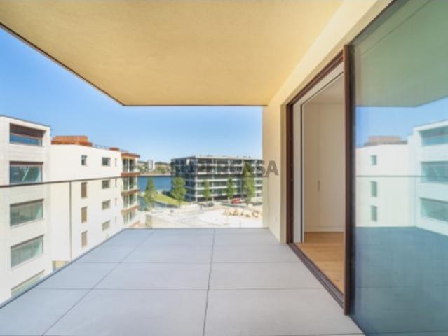 Apartamento T2 novo com varanda vista rio