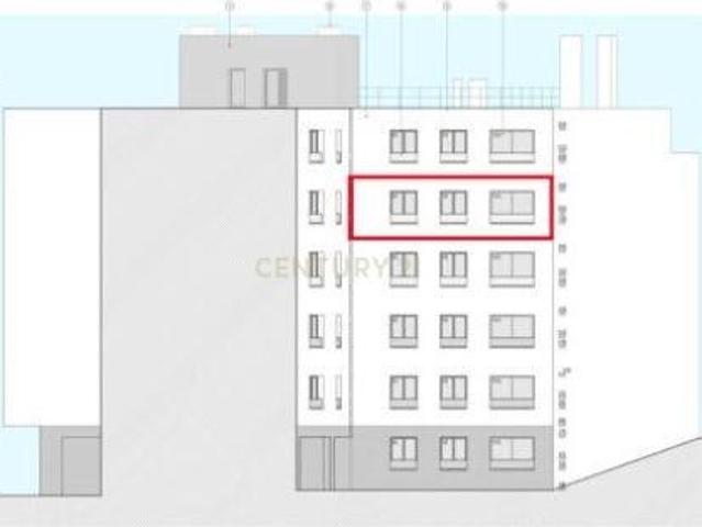 Apartamento T2 Novo, com arrecadação 1a linha junto ao Rio
