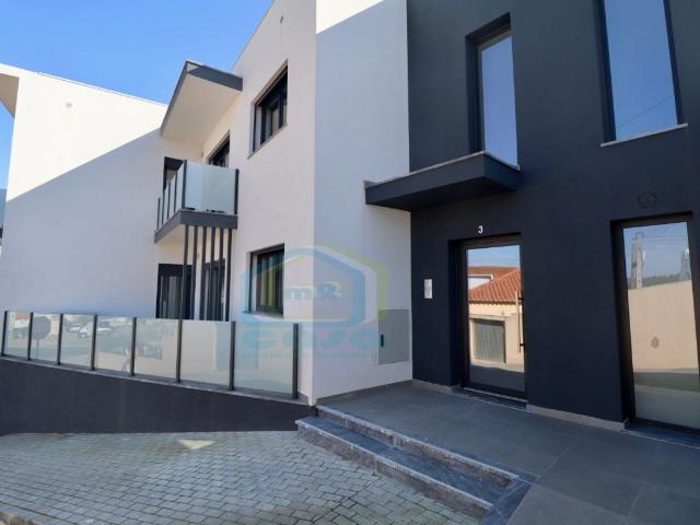 Apartamento T2 novo com dois lugares de estacionamento situa. 111m² Torres Vedras Santa Maria Do Castelo E São Miguel