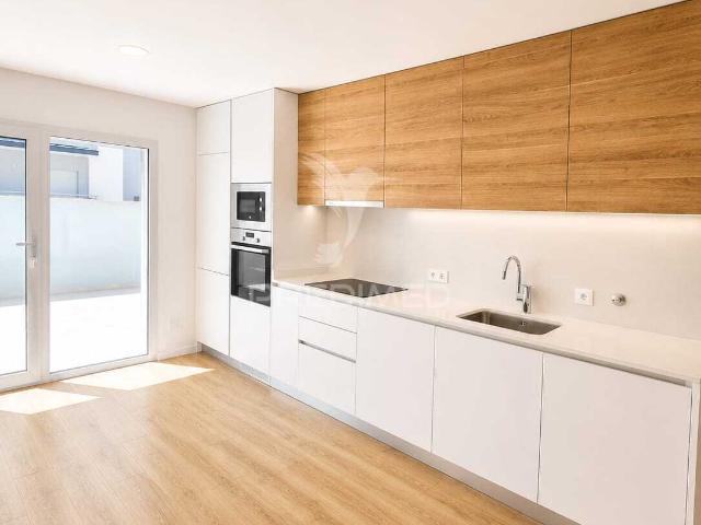 Apartamento T2 Novo com Grande Terraço – Conforto, Modernidade e Excelente Localização