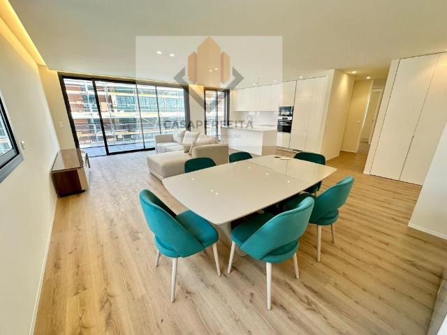 Apartamento T2 Novo de Luxo com Varanda e Box Quinta de Cr. 100m² Oliveira do douro