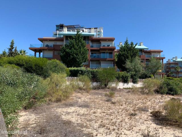 Apartamento T2 Novo, em cima da Praia de Tria Vista Mar