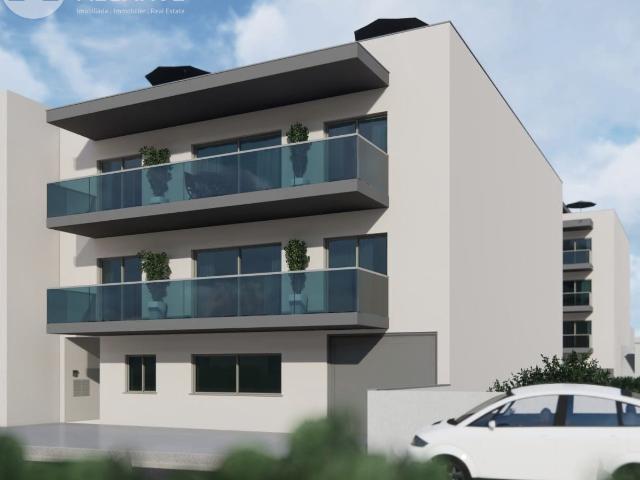 Apartamento T2 novo em fase final de construção no centro de Quarteira