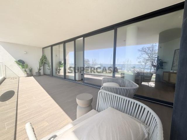 Apartamento T2 novo, garagem, piscinas, vista mar, Del Mar em Olhão