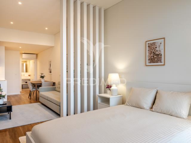 Apartamento T2 novo Junto à Batalha Porto