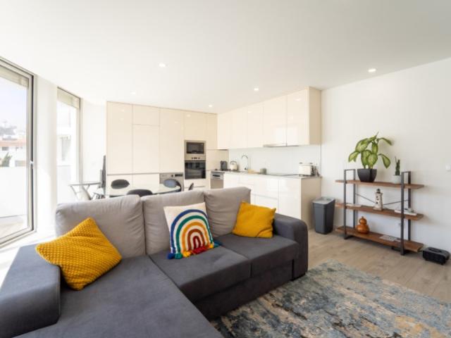 Apartamento T2 Novo para Arrendamento Mobilado