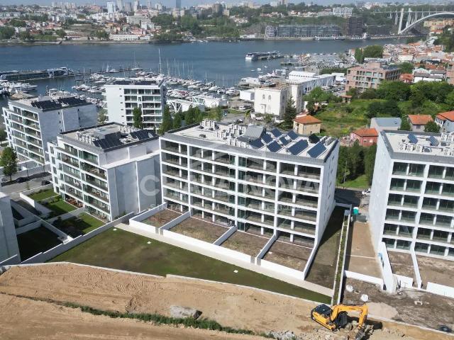 Apartamento T2 Novo Último Piso c/ 2 Lugares de Garagem e Arrumo em Canidelo São Paio Apartments