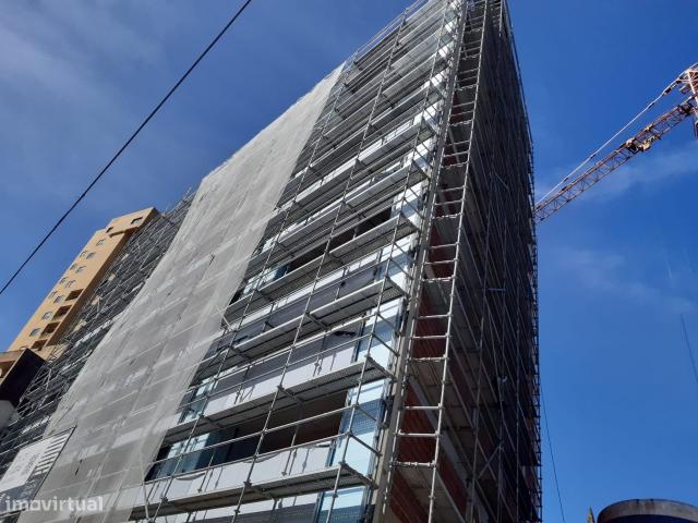 Apartamento T2 novo 98 m teis e varanda na Av. da Repblica Gaia