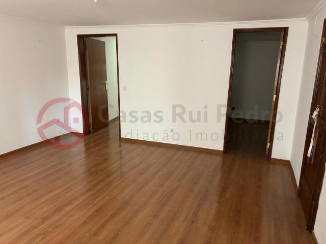 Apartamento T2 num 1º andar na Graça, Lisboa