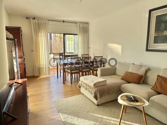 Apartamento T2 para alugar em Almada