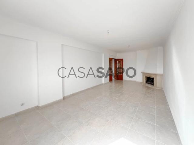 Apartamento T2 para alugar em Sintra