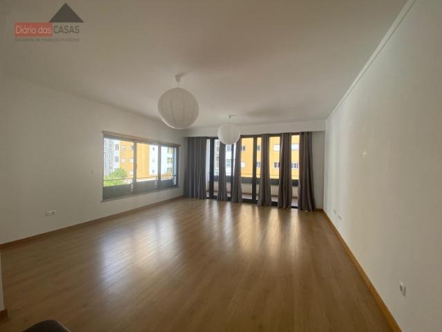 Apartamento T2 para Arrendamento à Solum Coimbra