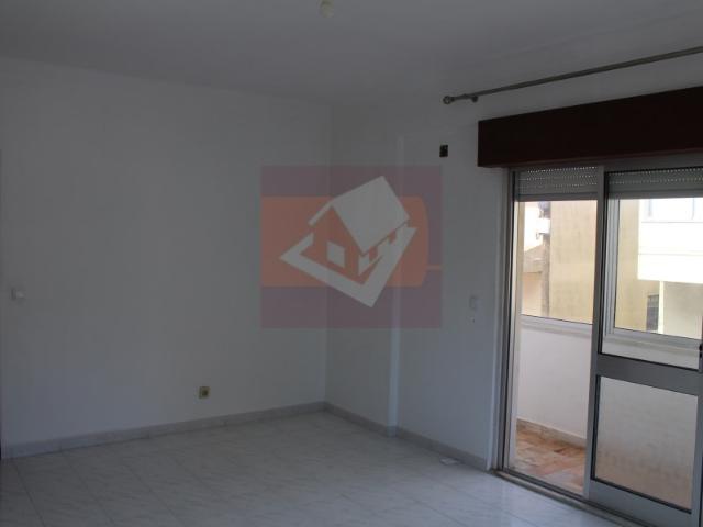 Apartamento T2 para arrendamento em Caneças