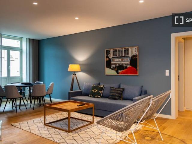 Apartamento T2 para arrendamento em Clérigos, Porto