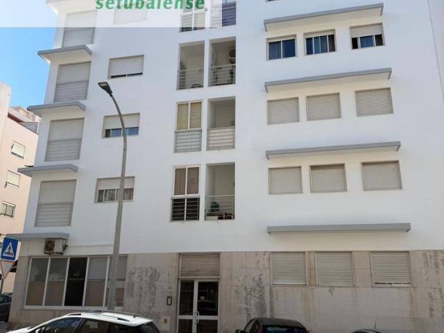 APARTAMENTO T2 PARA ARRENDAMENTO EM SETÚBAL BAIRRO AFONSO COSTA | Imobiliária Setubalense