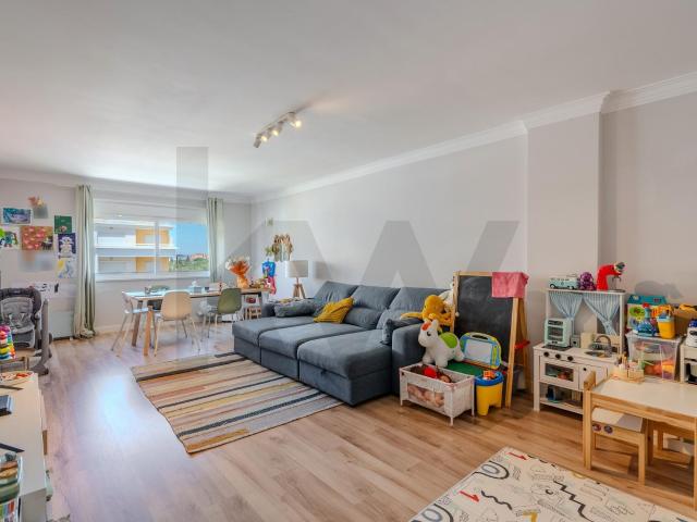Apartamento T2 para Arrendamento nos Jardins da Parede