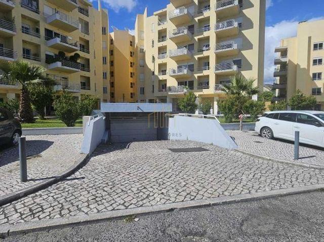 Apartamento T2 para Arrendamento | Oeiras ? Rua Ernesto de Oliveira | 26054087778