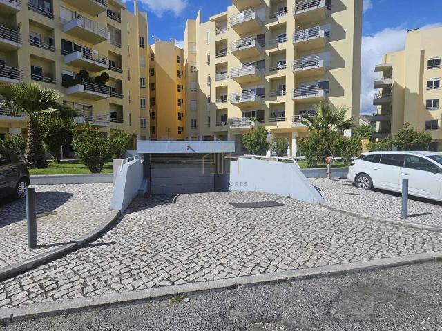 Apartamento T2 para Arrendamento | Oeiras – Rua Ernesto de Oliveira