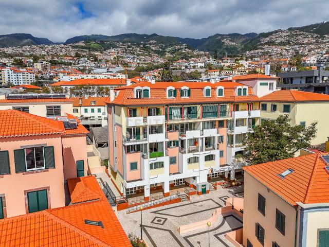 Apartamento T2 para Arrendar com Vista para a Cidade do Funchal, Madeira