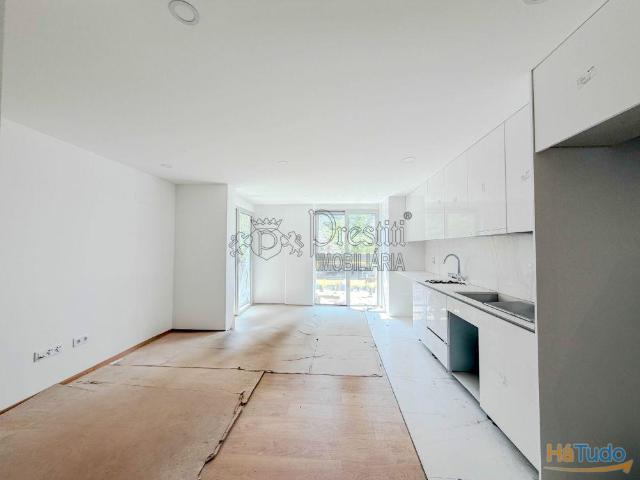 Apartamento T2 para Arrendar em Guimarães | 26064083663