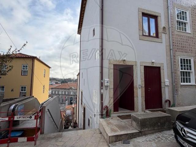 Apartamento T2 para arrendar em Porto