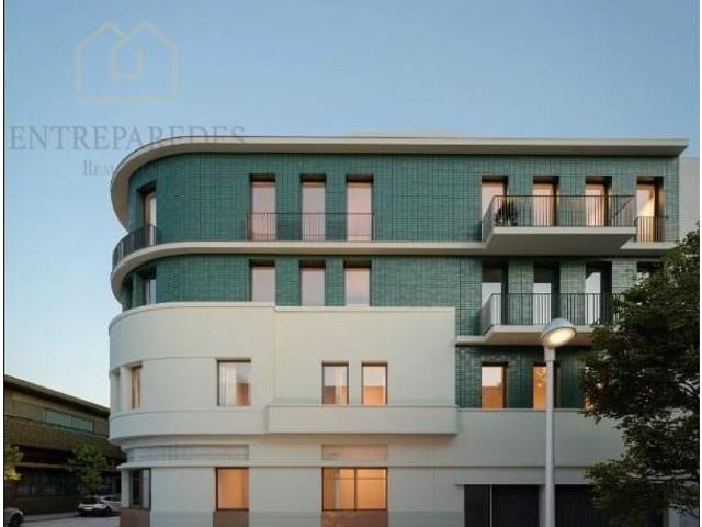 Apartamento T2 para comprar no centro de Espinho com garagem. 85m² Espinho