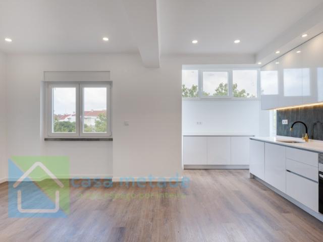 Apartamento T2 para venda na Amadora
