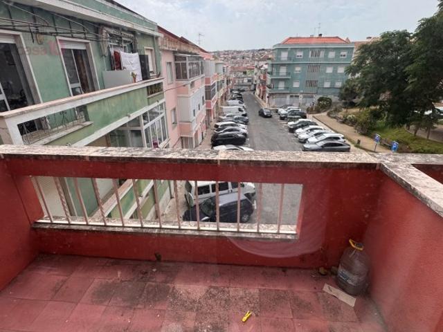 Apartamento T2 para venda na Damaia